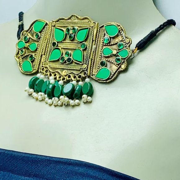 Handmade Jewelry Set, Green Amulet Cum Choker Style Necklace With Earrings - Picture 2 of 7